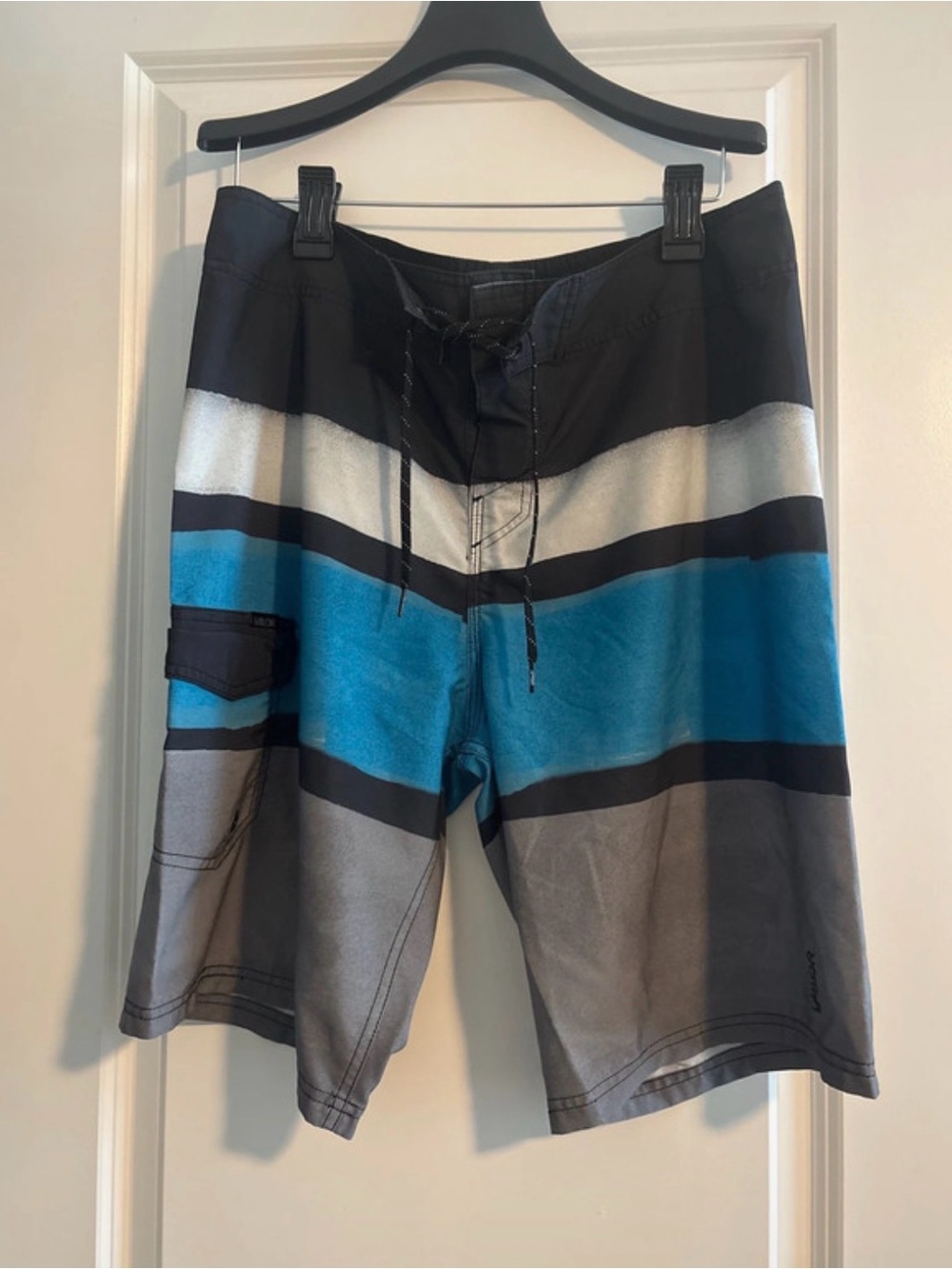 Valor men’s board shorts size 34 painted pattern